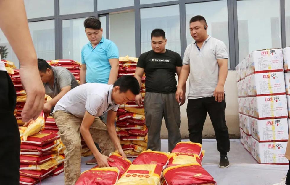 精密沖床廠家節日福利