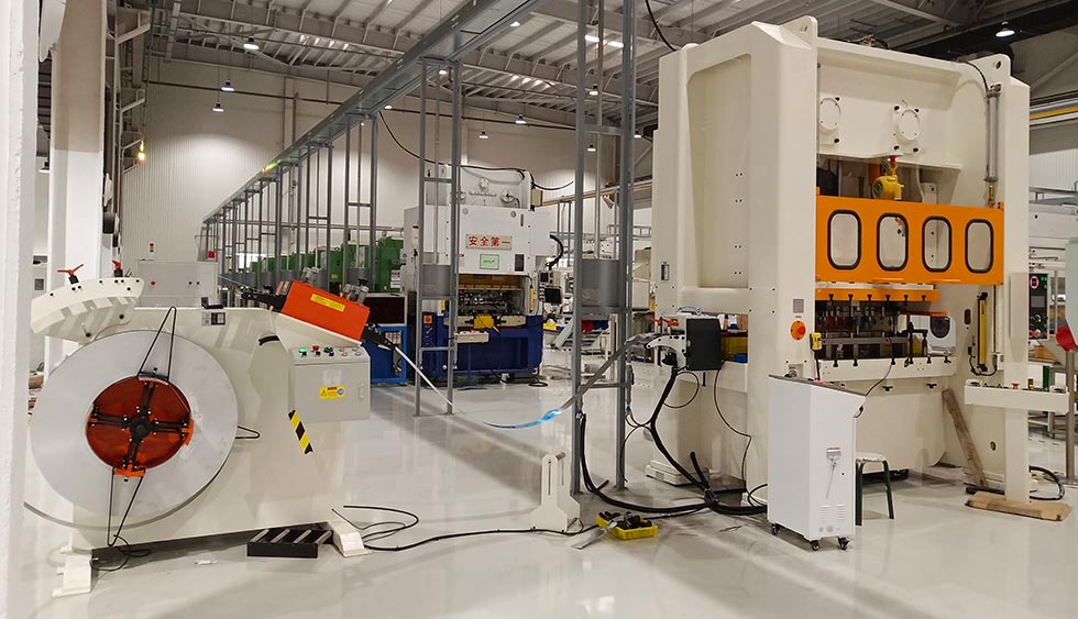 二合一伺服送料機沖壓生產線